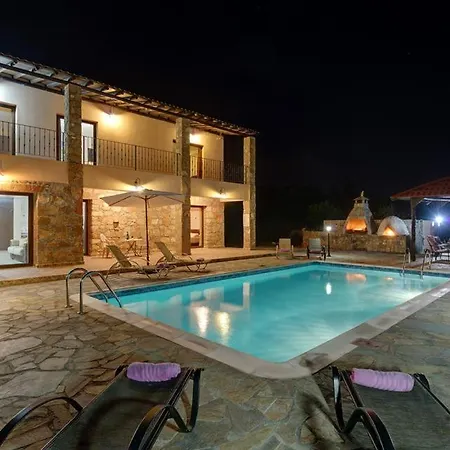 In Sleeps 9 Includes Swimming Pool Air Con And Wifi 9 Villa Kissonerga