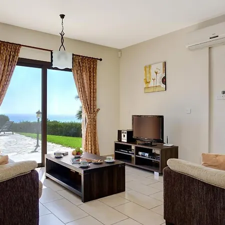 In Sleeps 9 Includes Swimming Pool Air Con And Wifi 9 Villa Kissonerga