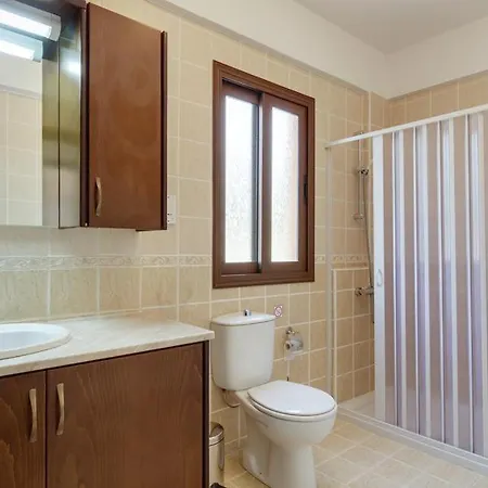In Sleeps 9 Includes Swimming Pool Air Con And Wifi 9 * Kissonerga
