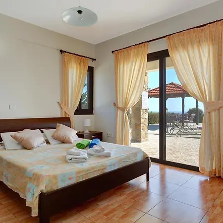 In Sleeps 9 Includes Swimming Pool Air Con And Wifi 9