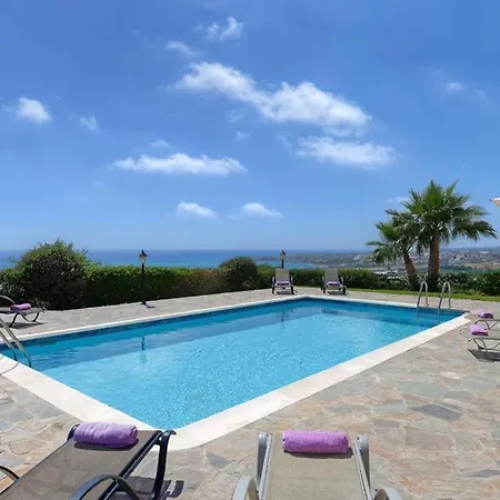 Villa In Sleeps 9 Includes Swimming Pool Air Con And Wifi 9 *