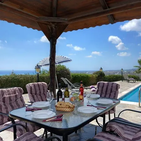 In Sleeps 9 Includes Swimming Pool Air Con And Wifi 9 * Kissonerga